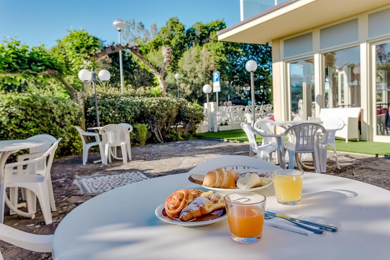 Hotel Buenos Aires Cervia Eksteriør billede